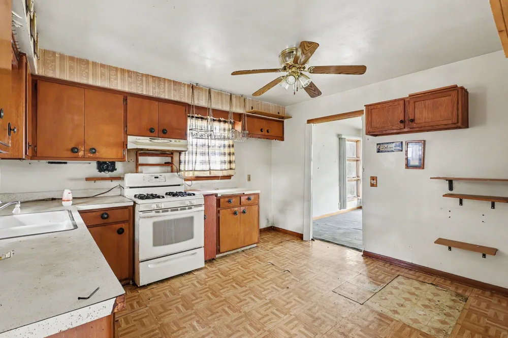 1325 Francis Avenue Muskegon City, MI 49442
