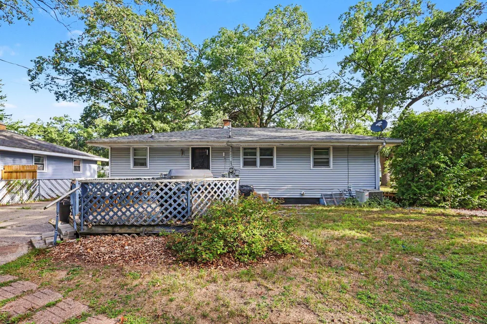 1325 Francis Avenue Muskegon City, MI 49442