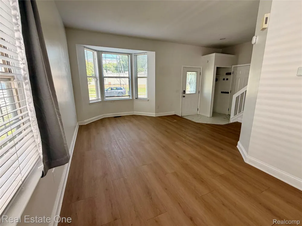 1930 Alexander Drive Westland City, MI 48186