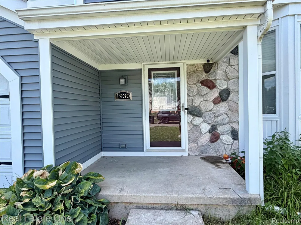 1930 Alexander Drive Westland City, MI 48186