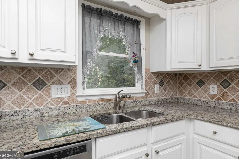 844 Hardy CIR Dallas, GA 30157