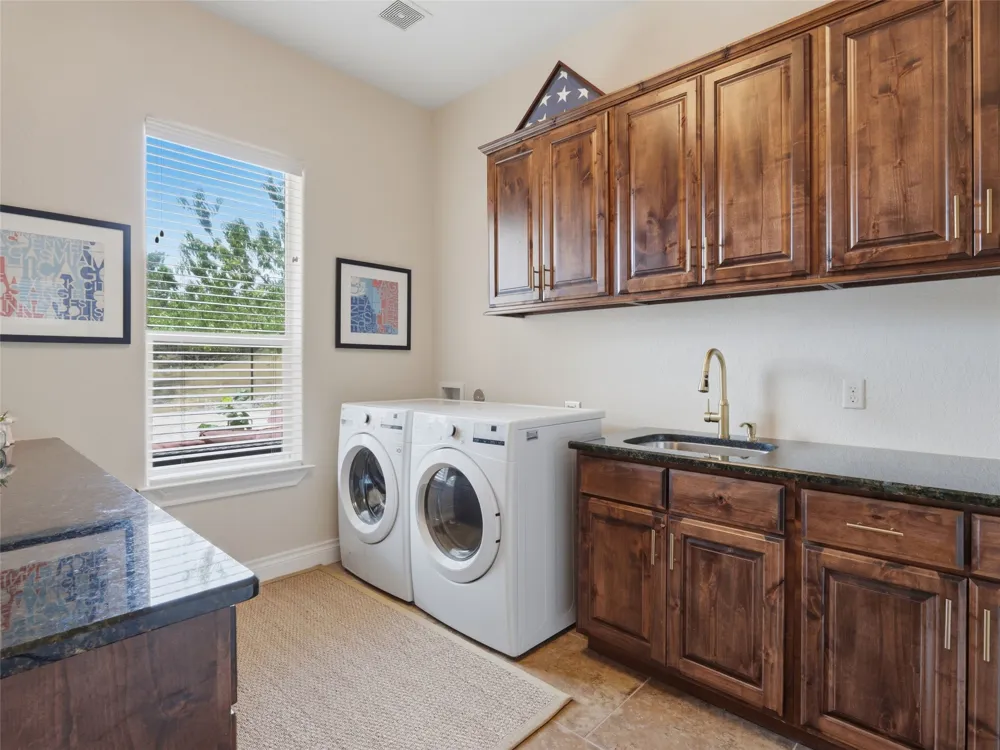 324 Valley Landing New Braunfels, TX 78132