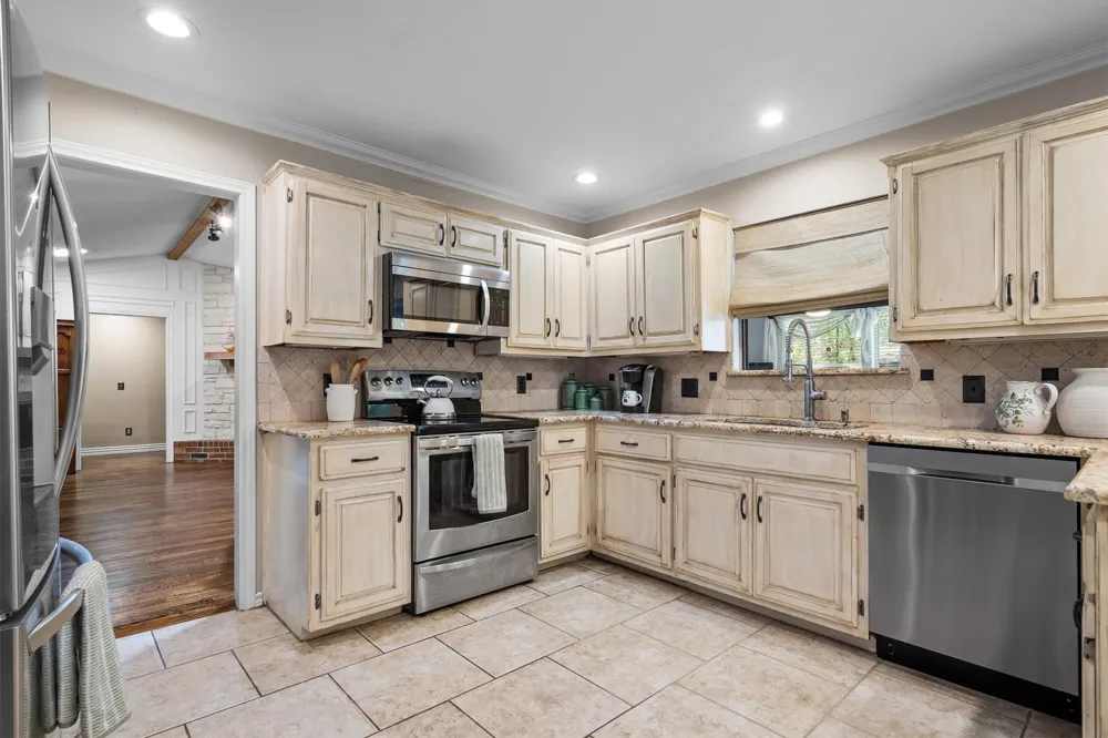 301 Meadow Knoll Drive Double Oak, TX 75077