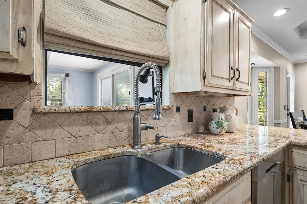 301 Meadow Knoll Drive Double Oak, TX 75077