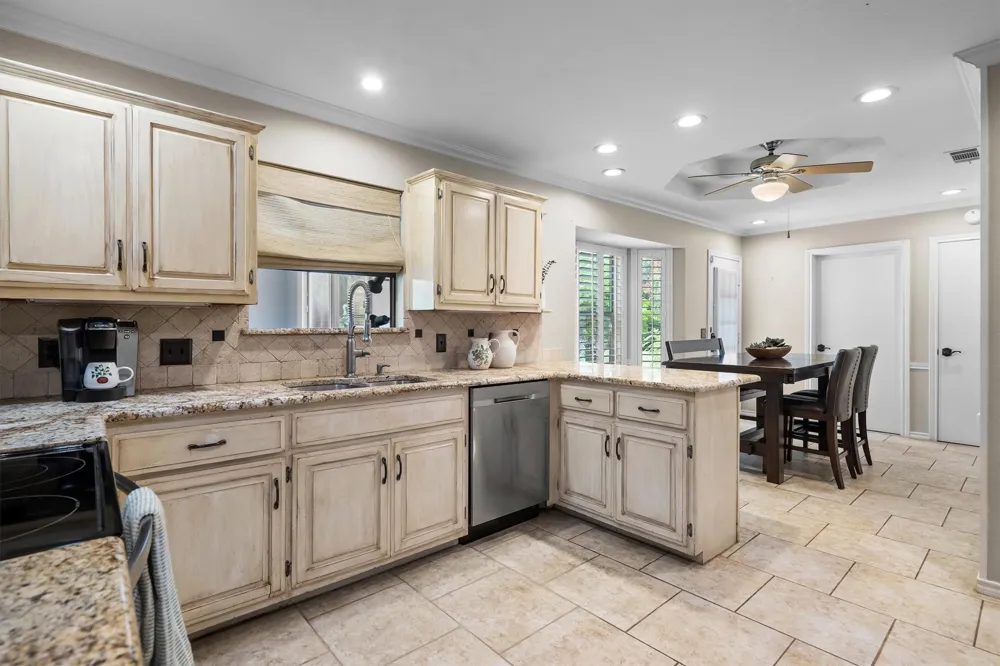 301 Meadow Knoll Drive Double Oak, TX 75077