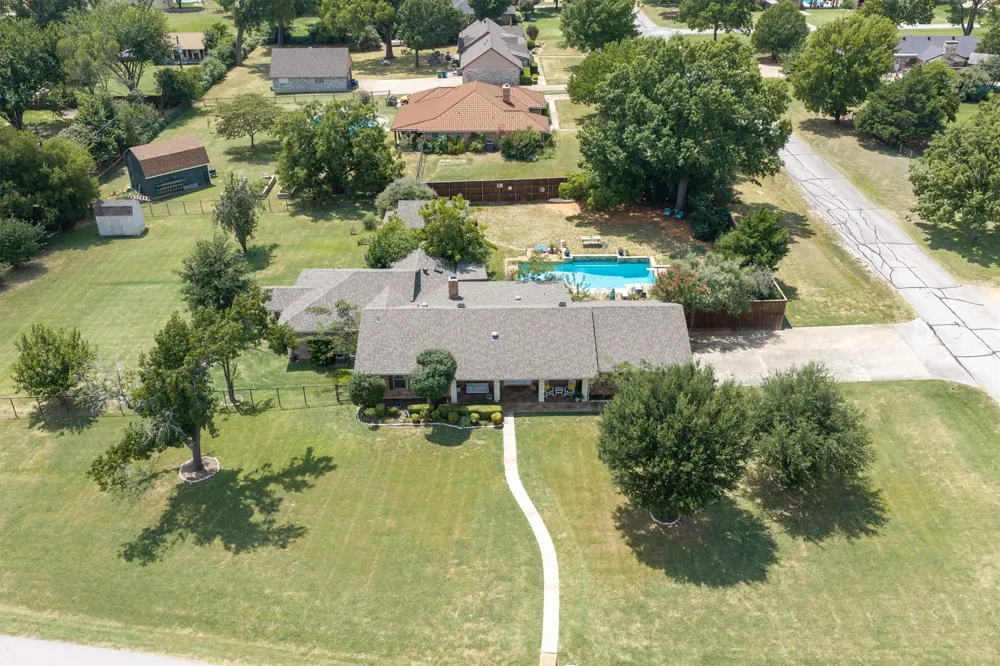 301 Meadow Knoll Drive Double Oak, TX 75077