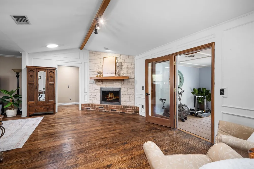 301 Meadow Knoll Drive Double Oak, TX 75077