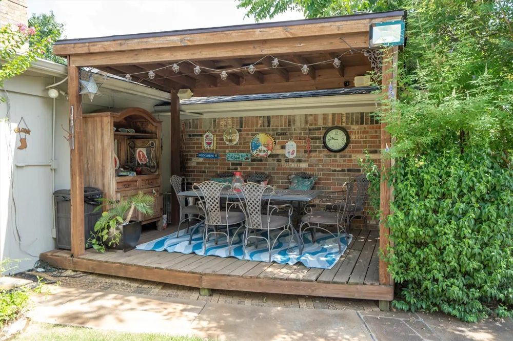 301 Meadow Knoll Drive Double Oak, TX 75077