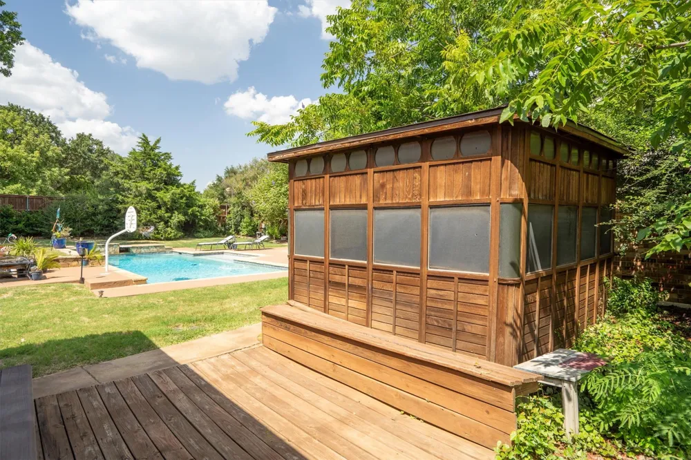 301 Meadow Knoll Drive Double Oak, TX 75077