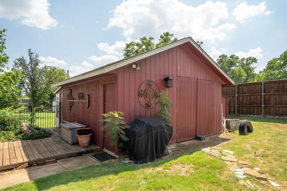 301 Meadow Knoll Drive Double Oak, TX 75077