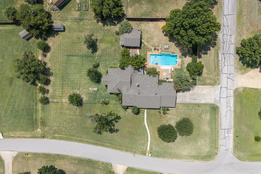 301 Meadow Knoll Drive Double Oak, TX 75077