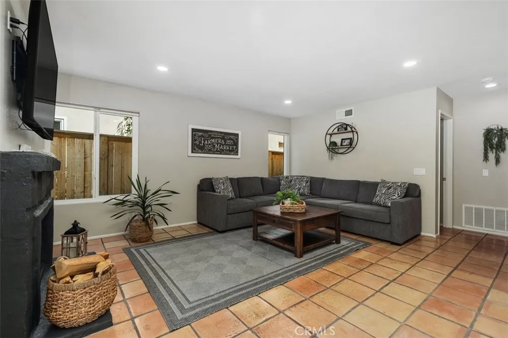 29 Raposa Rancho Santa Margarita, CA 92688