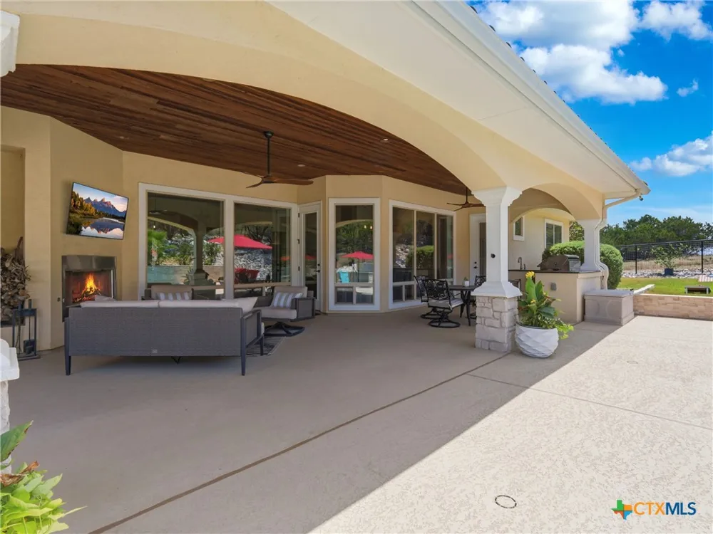 324 Valley Lodge New Braunfels, TX 78132