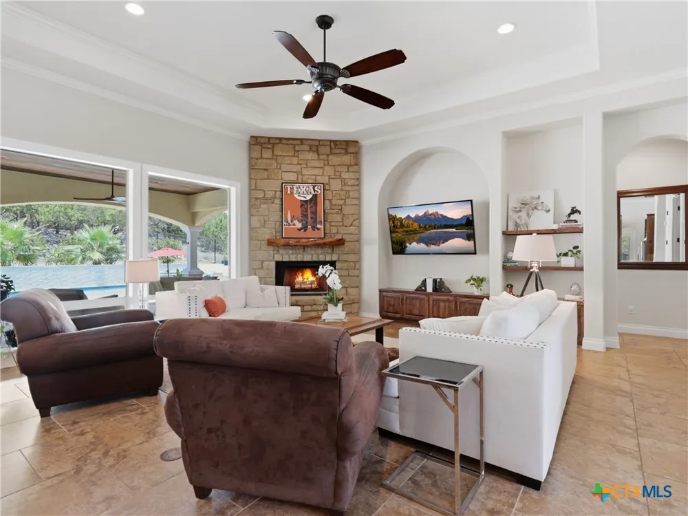 324 Valley Lodge New Braunfels, TX 78132