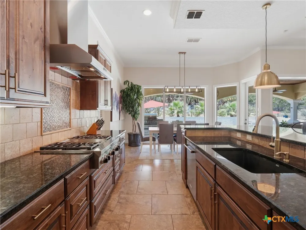 324 Valley Lodge New Braunfels, TX 78132