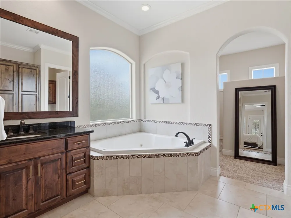 324 Valley Lodge New Braunfels, TX 78132