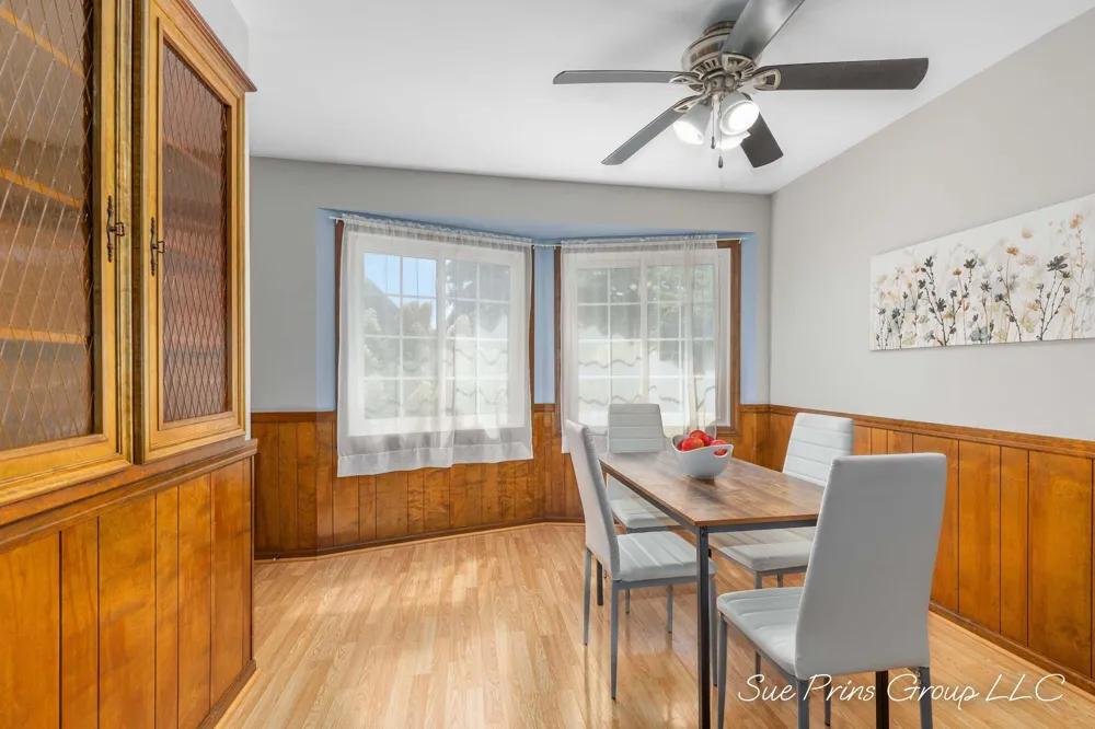 7438 Pine Grove Drive Jenison, MI 49428
