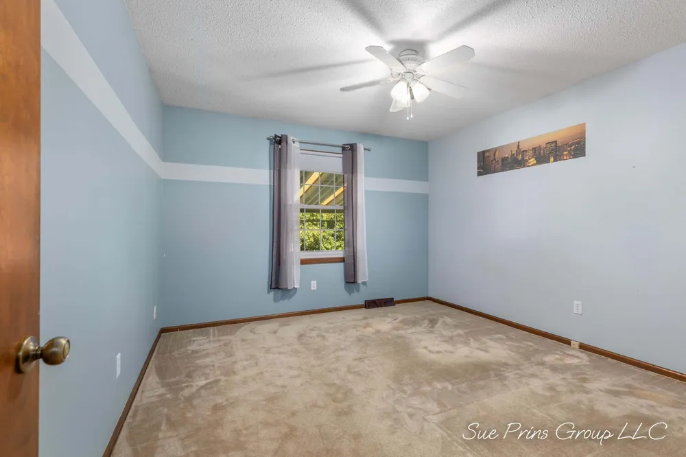 7438 Pine Grove Drive Jenison, MI 49428
