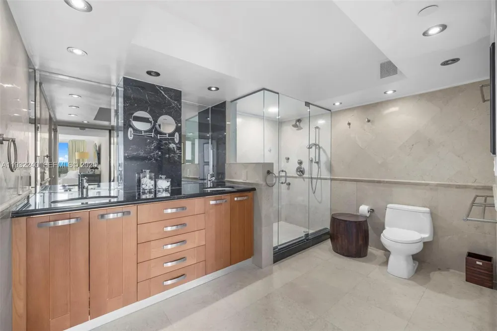 881 Ocean Dr #20A Key Biscayne, FL 33149
