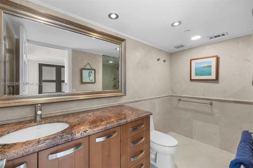 881 Ocean Dr #20A Key Biscayne, FL 33149