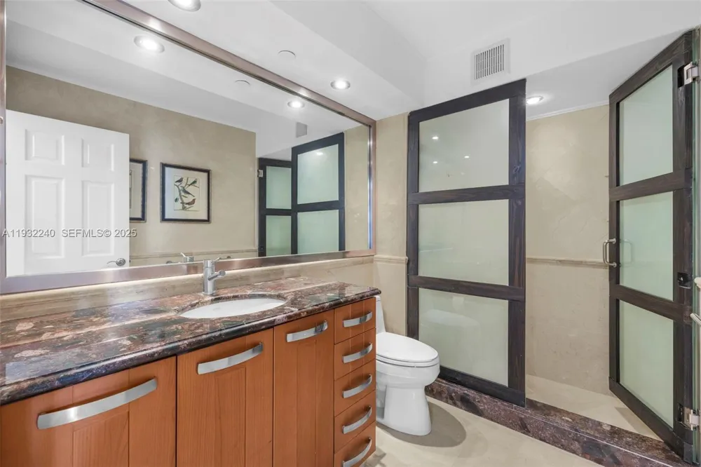 881 Ocean Dr #20A Key Biscayne, FL 33149