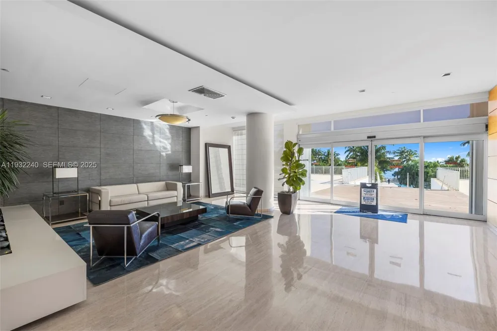 881 Ocean Dr #20A Key Biscayne, FL 33149