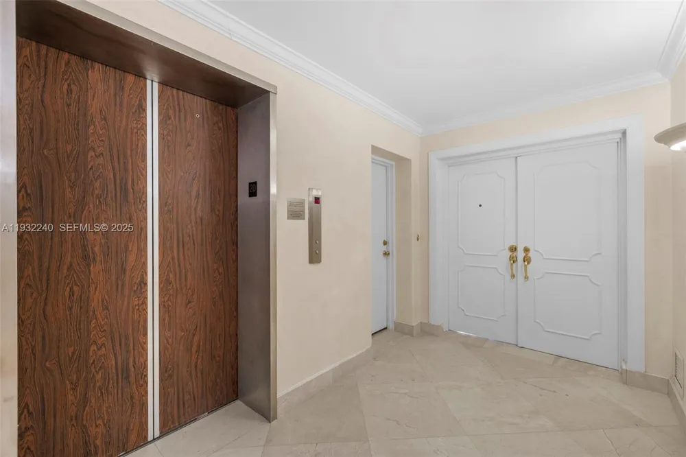 881 Ocean Dr #20A Key Biscayne, FL 33149
