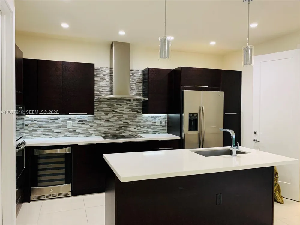 6418 NW 105th Pl Doral, FL 33178