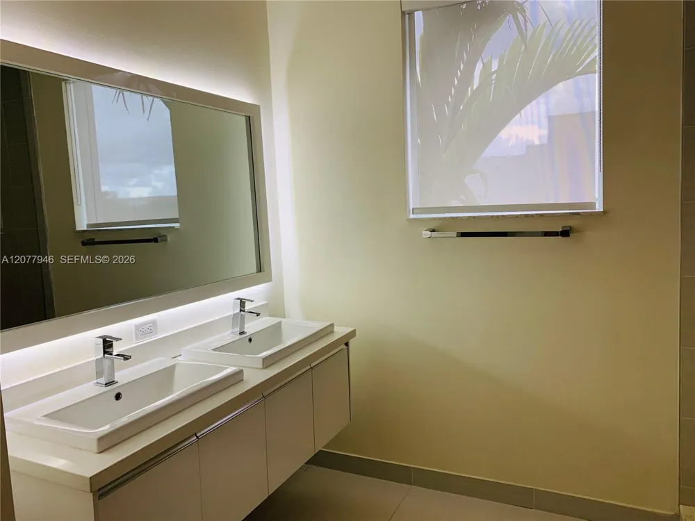 6418 NW 105th Pl Doral, FL 33178