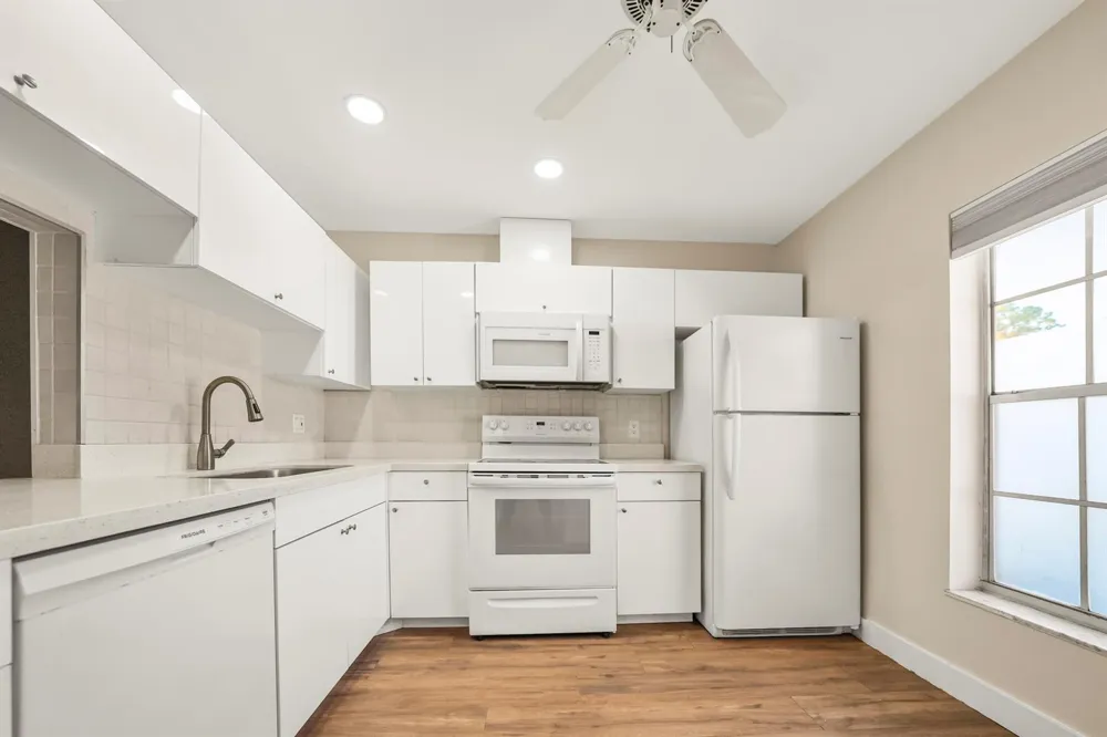 270 CAPE COD CIRCLE #B Lake Worth, FL 33467