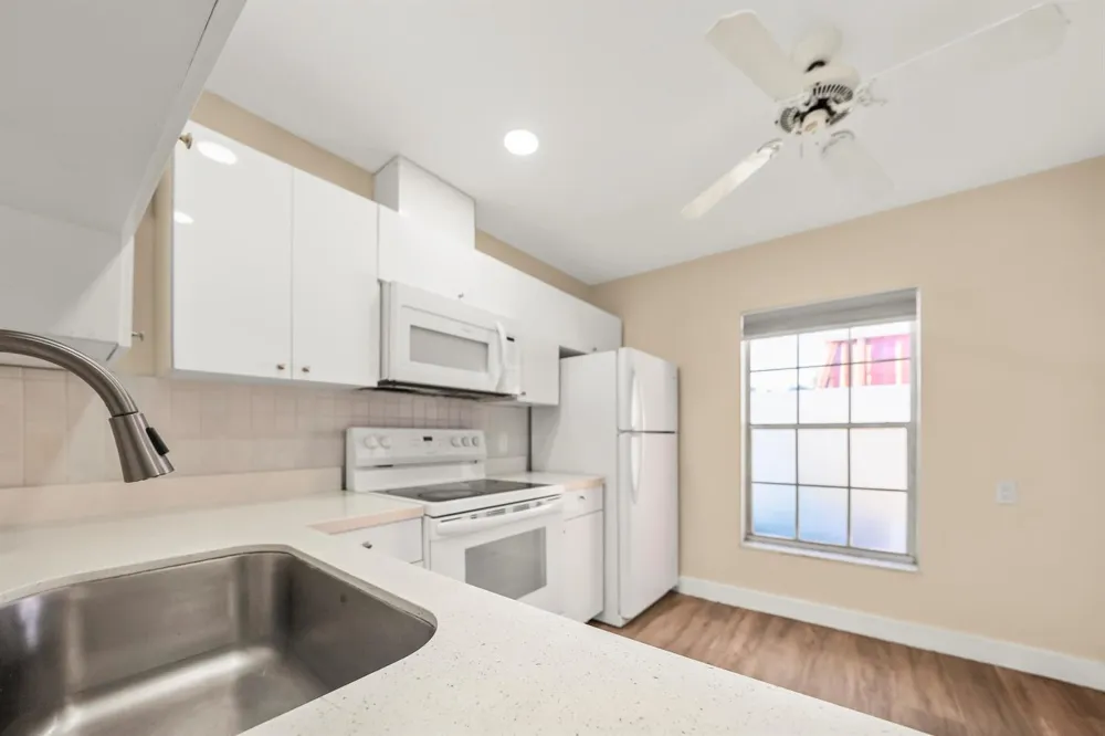 270 CAPE COD CIRCLE #B Lake Worth, FL 33467