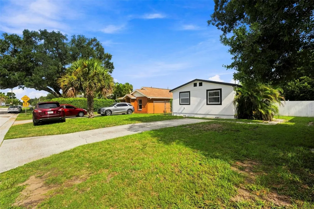 3611 3RD AVENUE S St Petersburg, FL 33711
