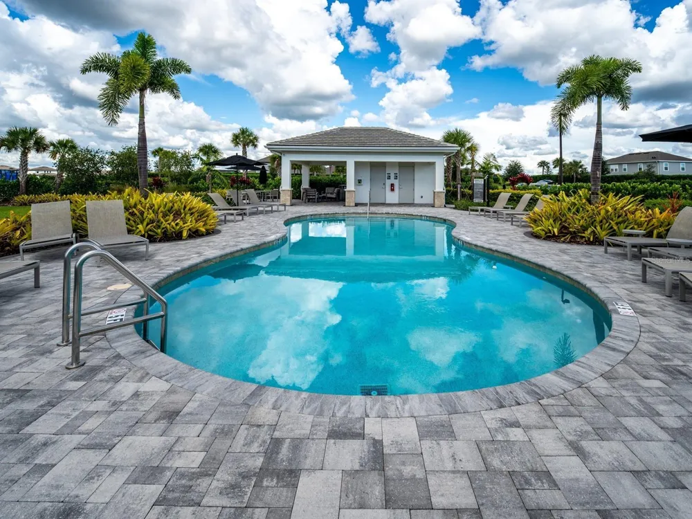 8504 SNOWFALL STREET Sarasota, FL 34241