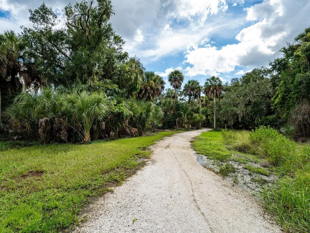 8504 SNOWFALL STREET Sarasota, FL 34241