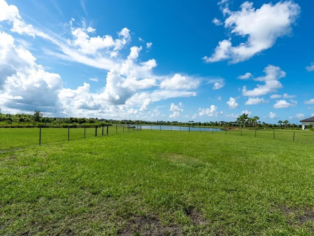 8504 SNOWFALL STREET Sarasota, FL 34241