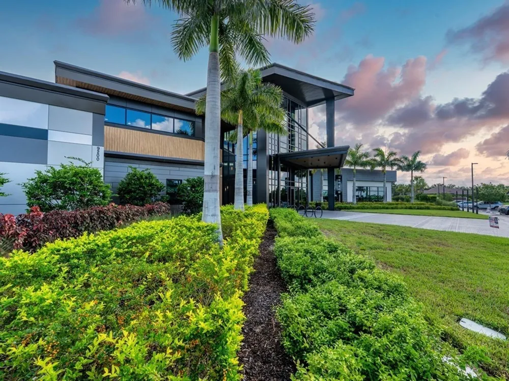 8504 SNOWFALL STREET Sarasota, FL 34241