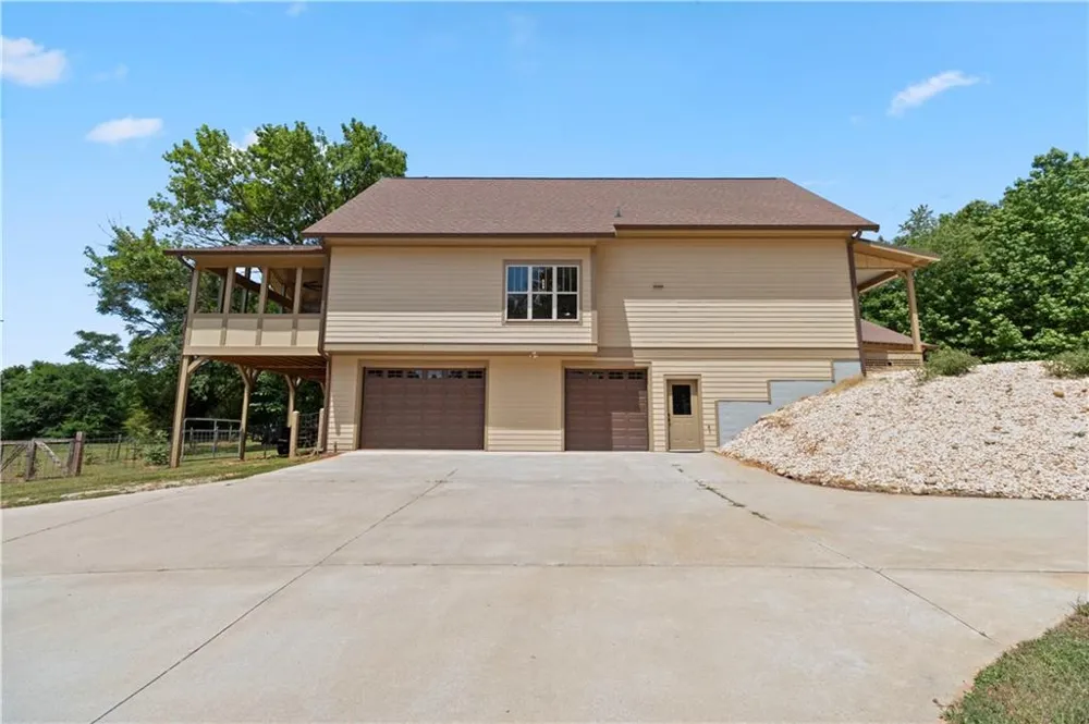 4140 HWY 332 Hoschton, GA 30548