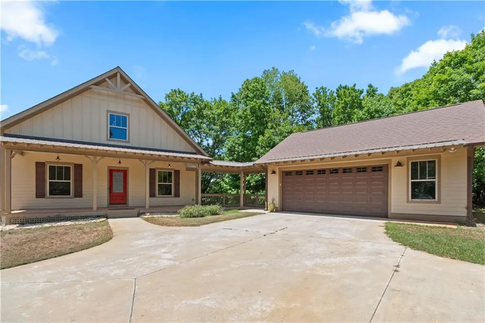 4140 HWY 332 Hoschton, GA 30548