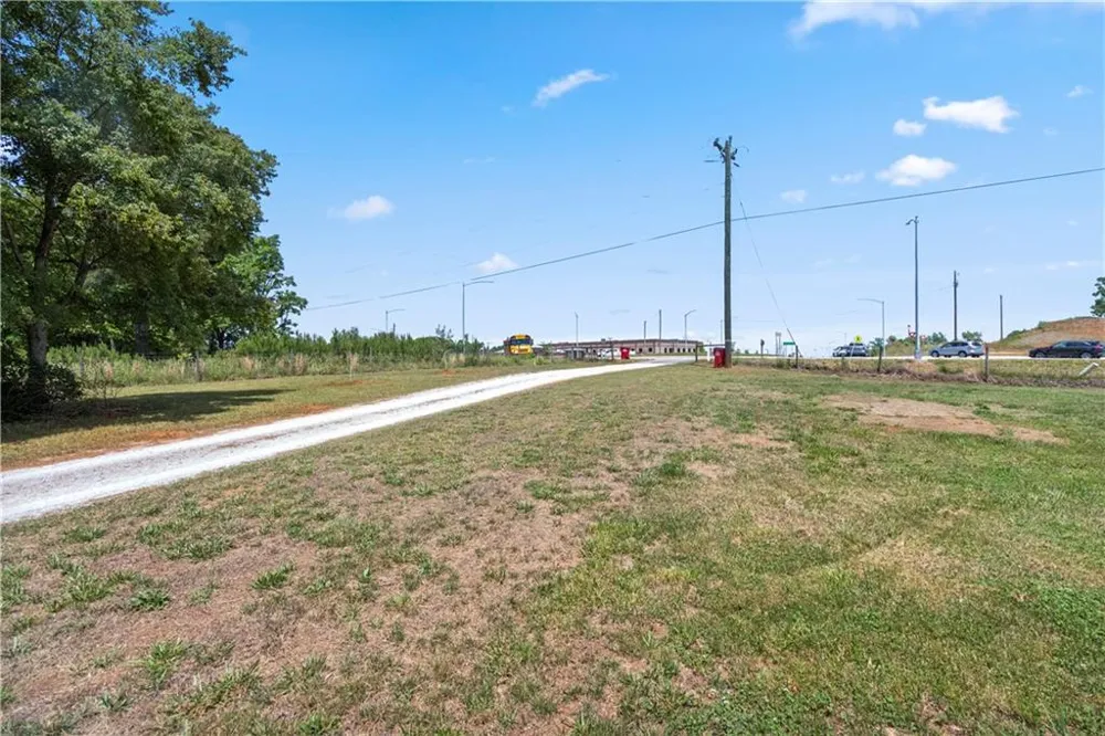 4140 HWY 332 Hoschton, GA 30548
