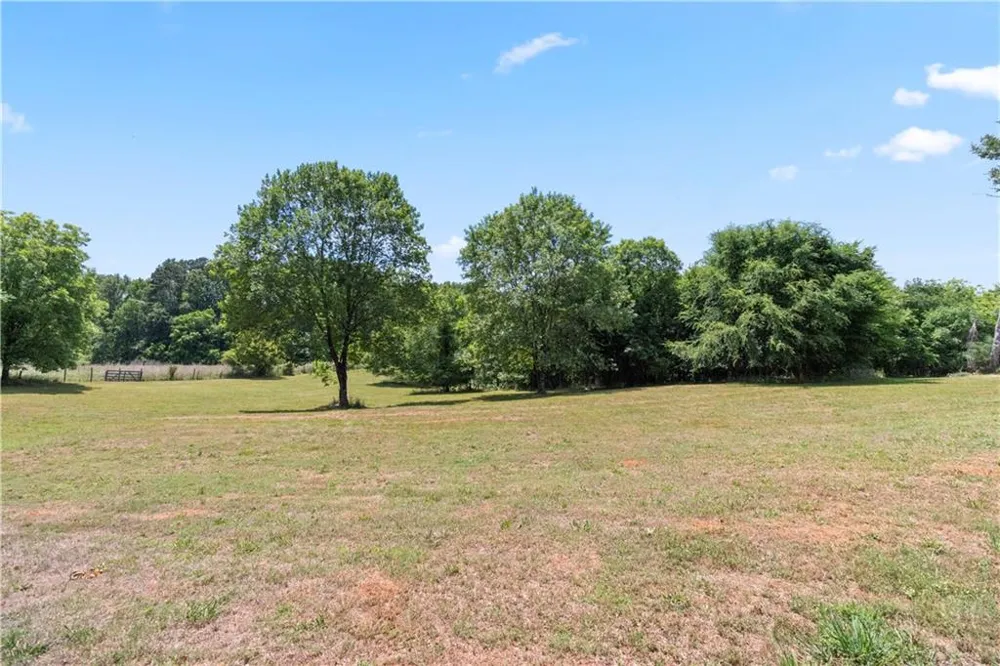 4140 HWY 332 Hoschton, GA 30548