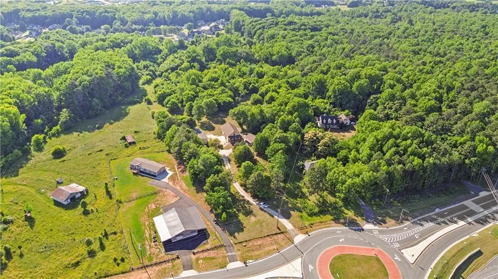 4140 HWY 332 Hoschton, GA 30548