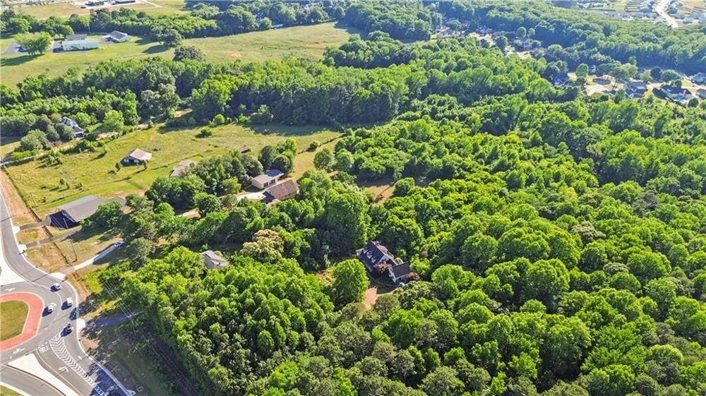 4140 HWY 332 Hoschton, GA 30548