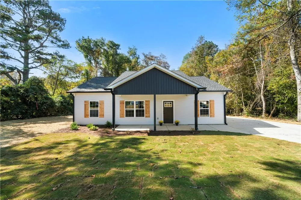 652 Harris Circle Cedartown, GA 30125