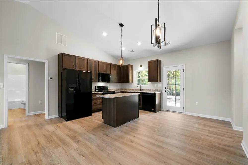 652 Harris Circle Cedartown, GA 30125