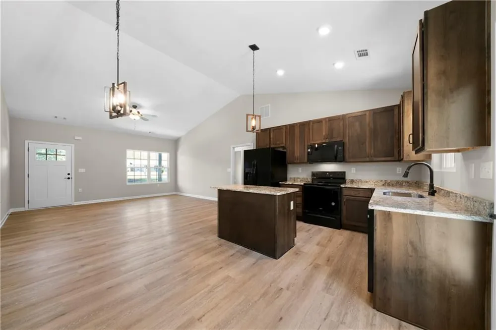 652 Harris Circle Cedartown, GA 30125