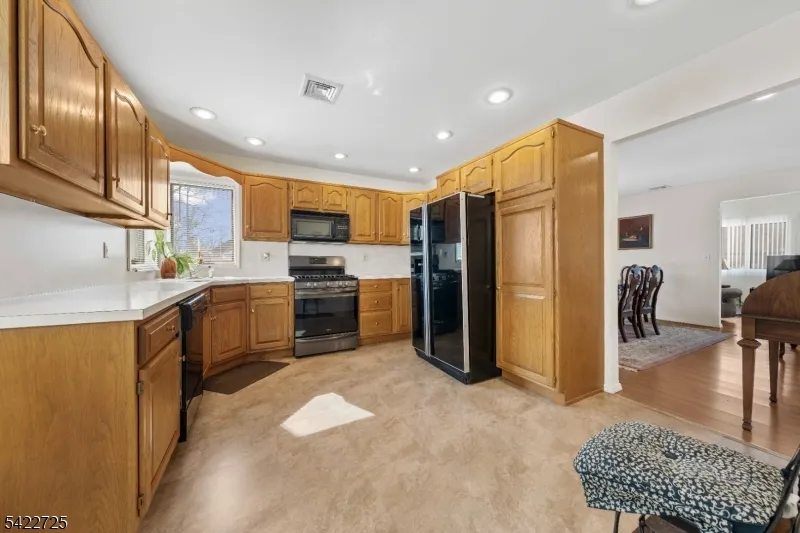 932 Beatrice Pkwy Edison, NJ 08820