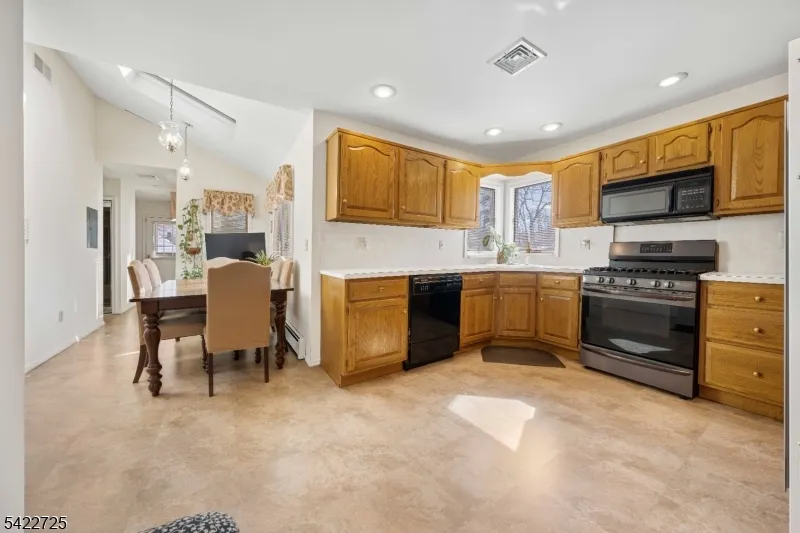 932 Beatrice Pkwy Edison, NJ 08820