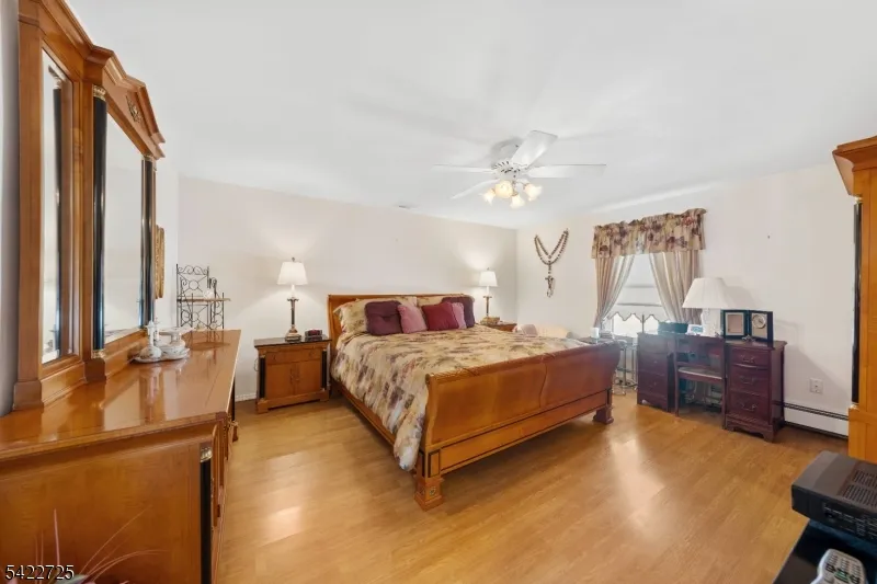932 Beatrice Pkwy Edison, NJ 08820