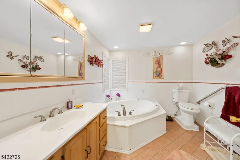 932 Beatrice Pkwy Edison, NJ 08820