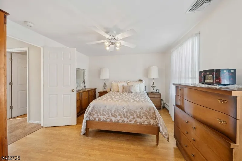 932 Beatrice Pkwy Edison, NJ 08820